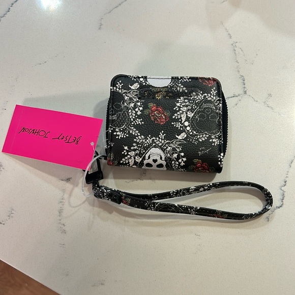 Betsey Johnson Handbags - New Betsey Johnson wristlet
